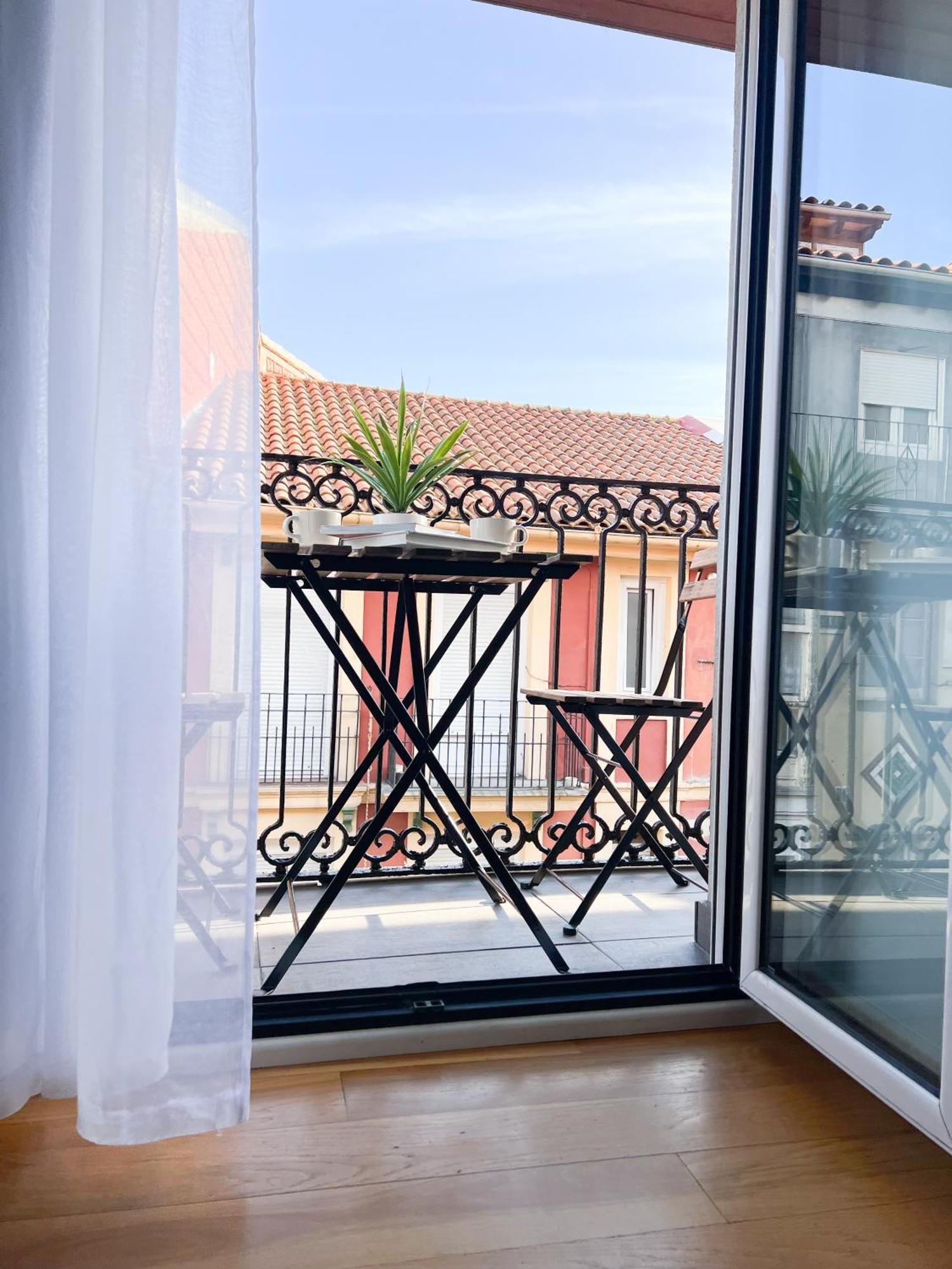Centrico Apartamento Recien Reformado. ซานตานเดร์ ภายนอก รูปภาพ